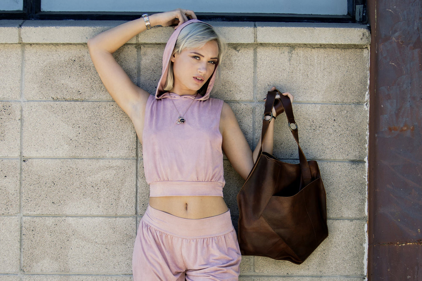 Cross Over Tote - Echtleder Tasche mit geometrischem Design